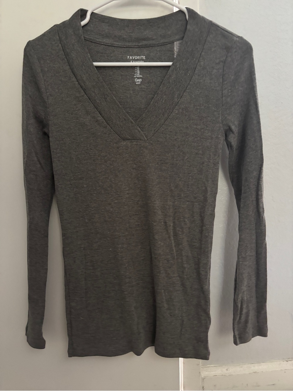 Gap Favorite V-Neck Long Sleeve Top